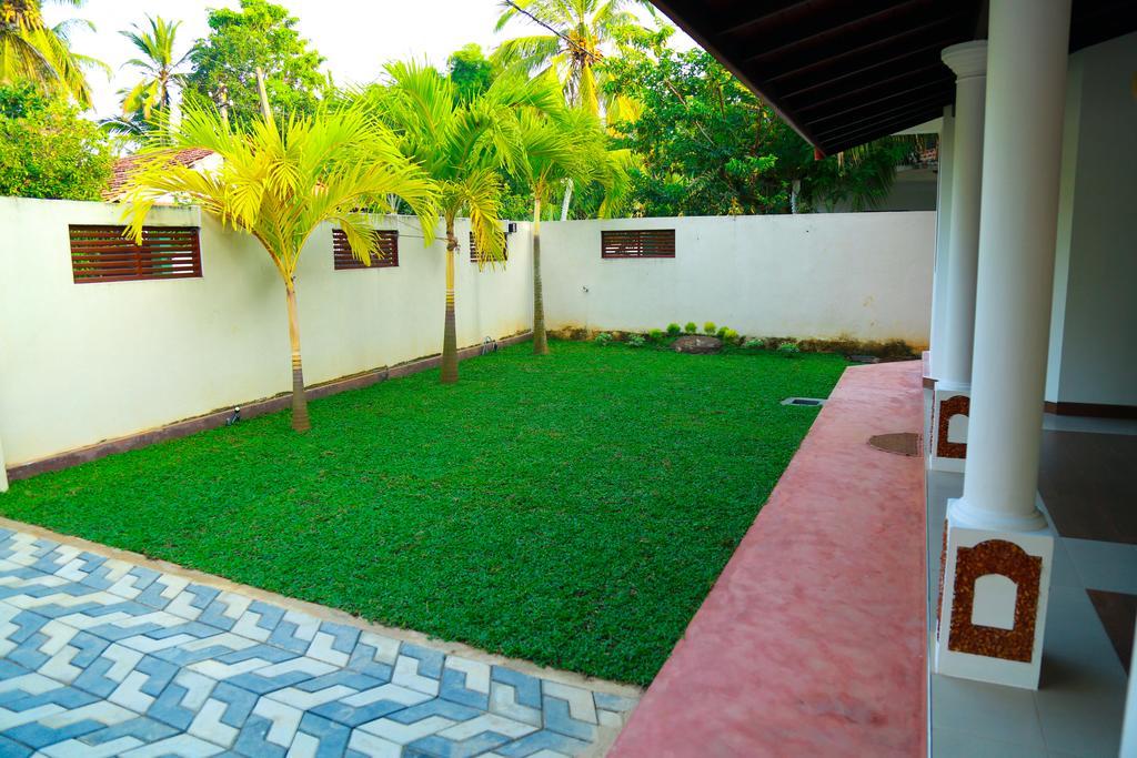 4 S Villa Tangalle Esterno foto