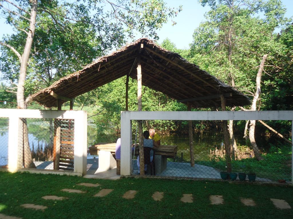 4 S Villa Tangalle Esterno foto
